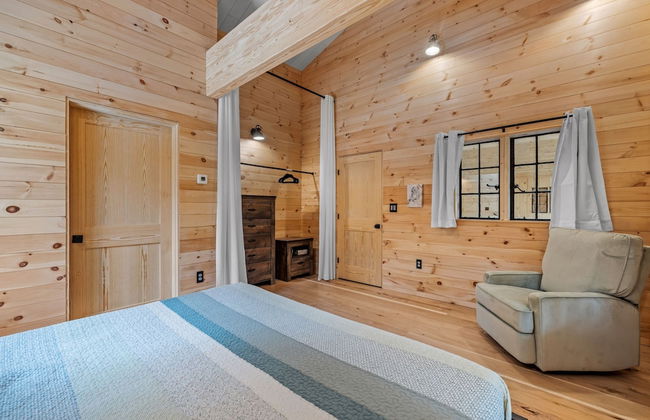 Ski Cabin w Hot Tub Gas Fireplace Near Cranmore - Photo 23