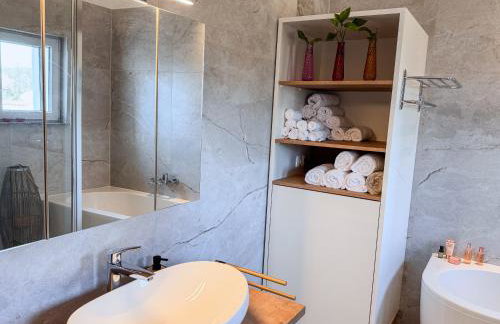 Chic Spacious Apartment Surrounded by Nature Near Opatija - Foto 16