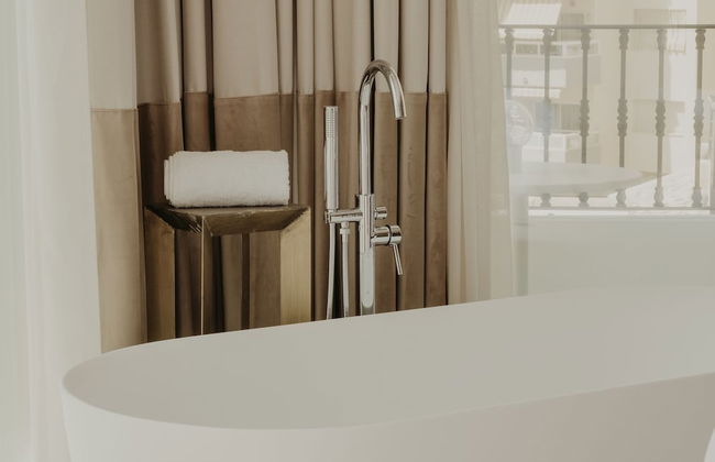 Comfy Studios Hotel - Photo 48