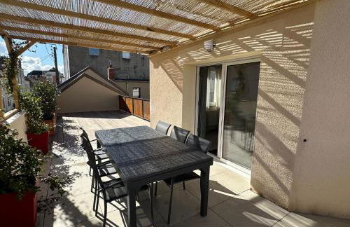 Maison calme avec terrasse-garage centre ville D - Foto 2