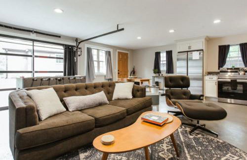 Greenway Garage with Firepit - Photo 1