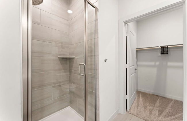 Prime Soco Quaint 1BR King Suite w Pool Parking - Photo 27