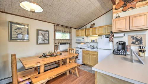 2 Mi to Oak Mountain Skiing! 4-Season Cottage - Photo 2