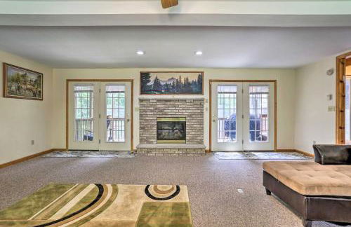 5 Mi to Camelback Henryville Home with Hot Tub! - Foto 10