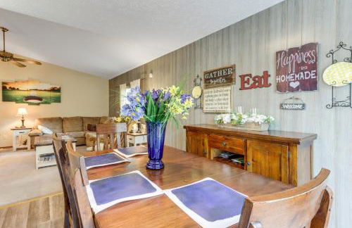 Holiday Island Family Home on 13th Green! - Foto 5