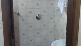Apartamento Simples, Acolhedor e Central - Foto 4, towels, Shower