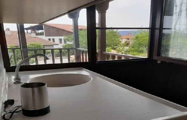 Moonhouse Apartments - Photo 10