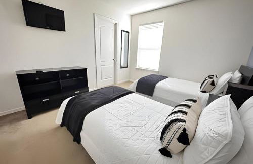 New to Market Spacious Private Pool Retreat - Foto 8