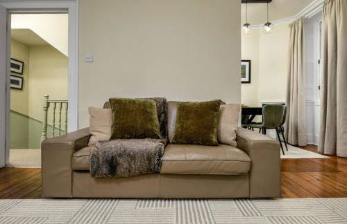 3-Bed Georgian Townhouse Next to Wellbeing Clinic - Foto 12