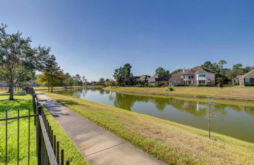 Lake-View Home with Pool Access in Legends Ranch! - Foto 35