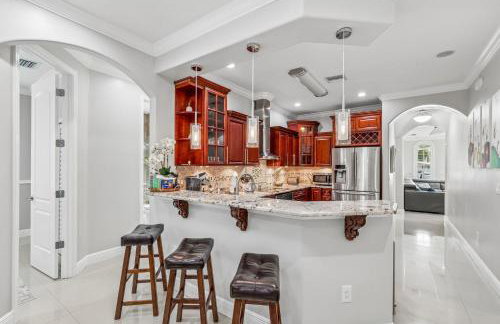 3br,3ba home near Downtown and Airport, Walk to the Stadium - Foto 9