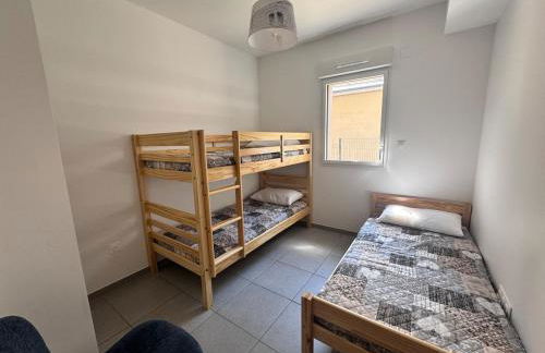 Appartement neuf T3 avec jardin au bord du lac - Foto 11