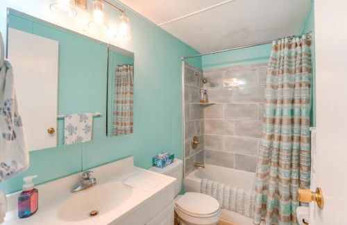 Boat and Fish Canal-Front Home on River - Foto 11