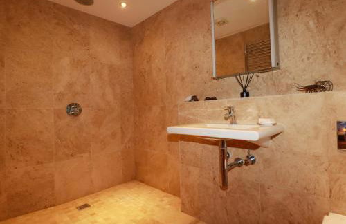 Kerslake House - Photo 19