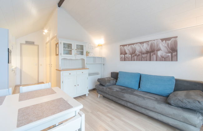 1 bedroom Apartment in De Haan with swimming pool and garden - Photo 2