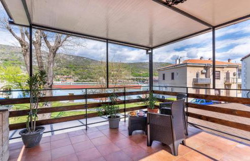 2 Bedroom Amazing Apartment In Bakar - Photo 2