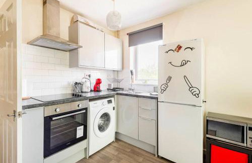 Charming Entire 2-Bedroom House in Milton Keynes - Photo 17