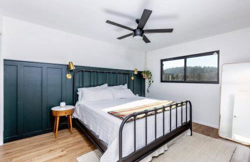 Echo by Coast to Cactus - Family-Friendly Home - Photo 37