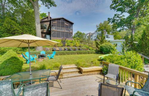 Porch and Views Queensbury Three Family Lakehouse - Foto 29