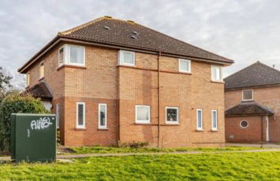 Cosy House- Sleeps 7 Centrally Located Free Parking, Fast WIFI Smart Tv with Sky and Netflix Business Travellers Relocators Leisure Welcome - Foto 16