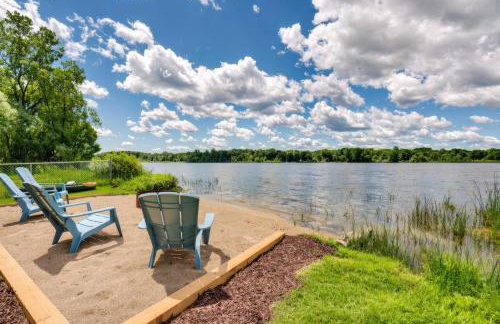 Lakefront Retreat with Views and Decks and Fire Pit - Foto 36