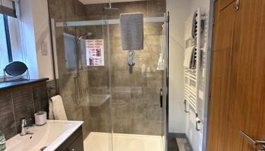 The Bridge Self Catering - Foto 3, Shower