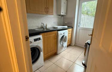 Holthart Town-House, Great for Groups, Families, Pets & Contractors - Photo 21