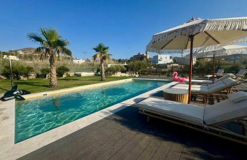Villa Loretta with pool, jacuzzi and garden - Photo 16