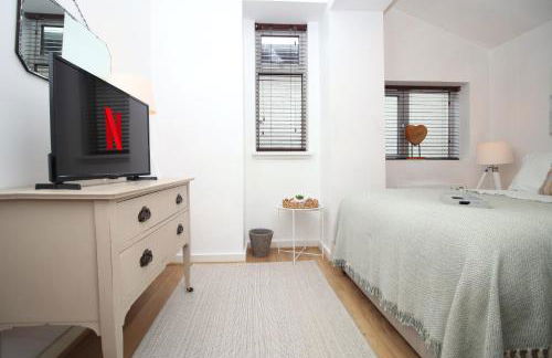 Coastal penarth dream! Close to Cardiff superb location near bars and restaurants! Dog friendly and welcome breakfast pack! - Foto 36