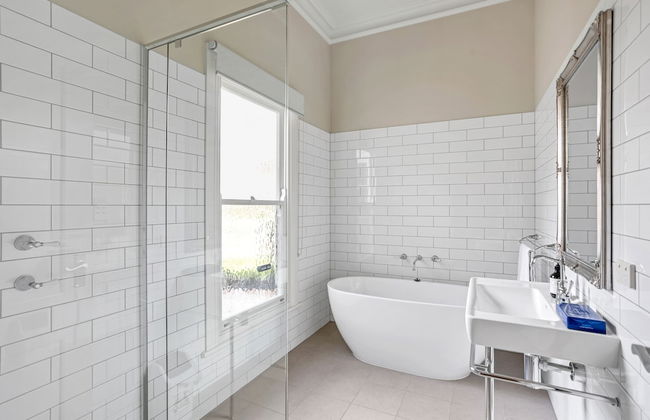 Grandview Accommodation - The Elm Tree Apartments - Photo 51