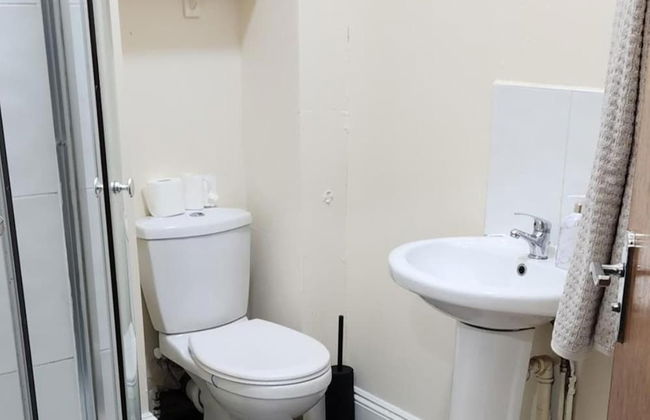 1 Bed - Sleeps 4 - Wolverhampton City Centre - Foto 6