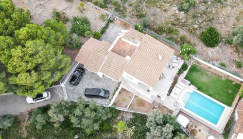 Elegant Villa in Benicarló with Private Pool - Photo 2