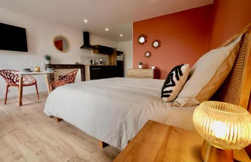 D-Day Suites - Photo 49