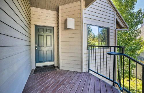 Hiking Trail and Hot Tub Access Bend Condo with Deck - Foto 27