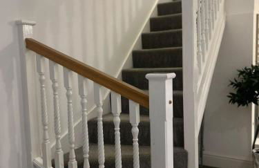 Cozy 2-Bed Home near Barnwell Country Park - Free Parking - Photo 14