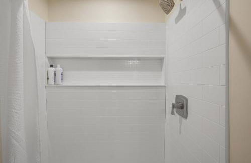 Spacious House in Prime Location - Photo 65