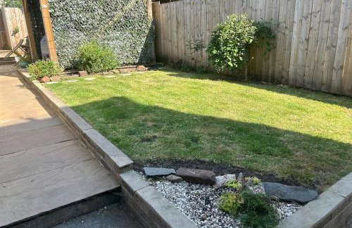 Little Apple Cottage- Free Parking, Hot tub, Fire, Town Centre - Photo 13