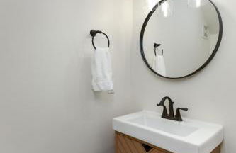 The Lumber Baron's Mansion: 2 King Suites, 2.5BA + Gym - Foto 8