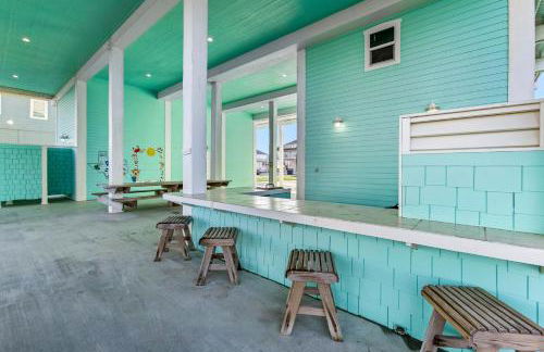 Beachfront Hideaway! Luxury Beachfront, SwimSpa, Game Room, Firepit by Bolivar Vacations - Foto 73