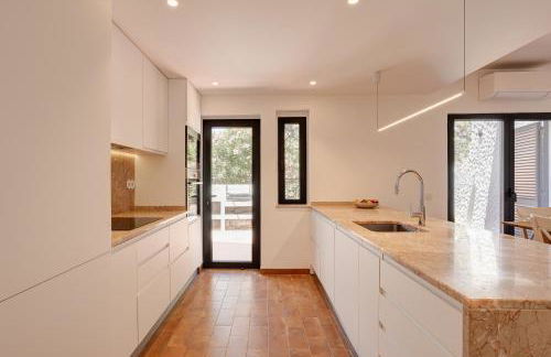 Moradia Tradicional no centro a 100m da Praia - Foto 49