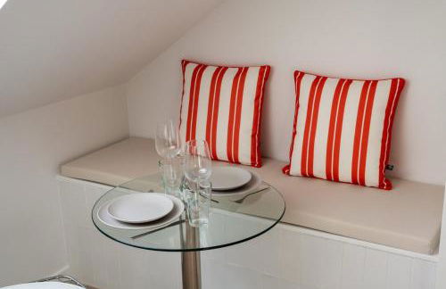 Studio sous les combles côté cour, parking gratuit - Foto 12