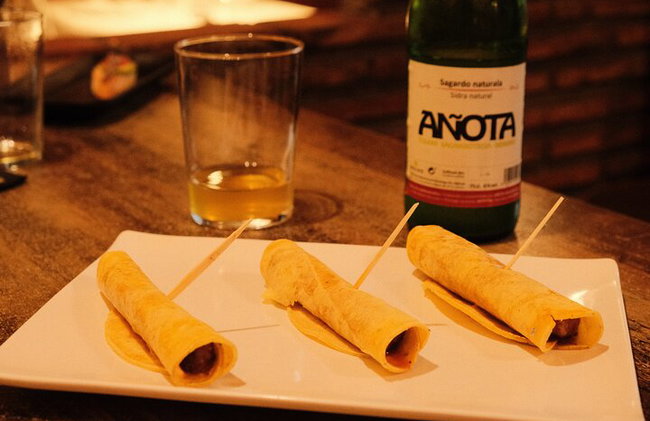 Bilbao Authentic Food Tour mit 9 Pintxos und lokalen Getränken - Foto 6