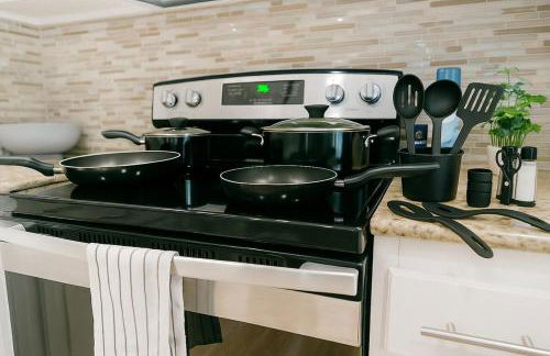 Majestic 2BR home in Houston with BBQ, Gym& Pool - Foto 5