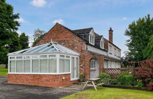 Netherhaye - Photo 1