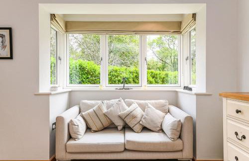 Woodland Cottage by inspirestays-com - Photo 19