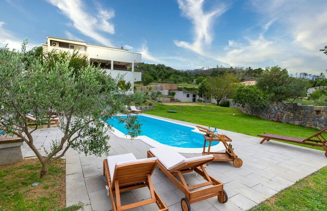 Serene Rural Villa With Pool, Sun Deck, and Children's Play Area - Foto 38