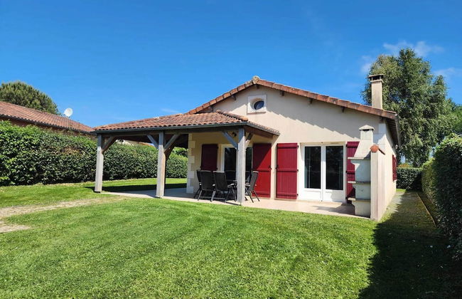 Villa in Les Forges With Golf & Pool - Foto 1