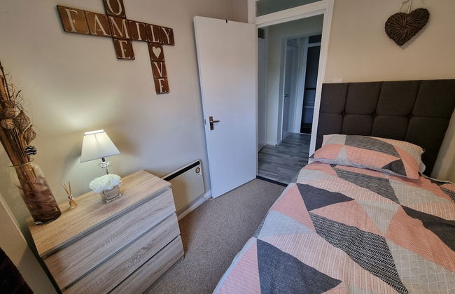 360 Serviced Accommodations - Swan Path Retreat - 2 Bedroom Apartment - Photo 8