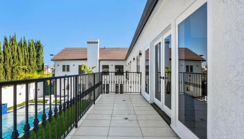 Sleek 7BR Exquisite Estate Resort Pool, Sauna, Spa 6500 SQF - Foto 3