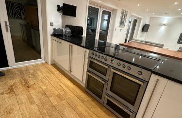 5 bed house with hot tub - Foto 24